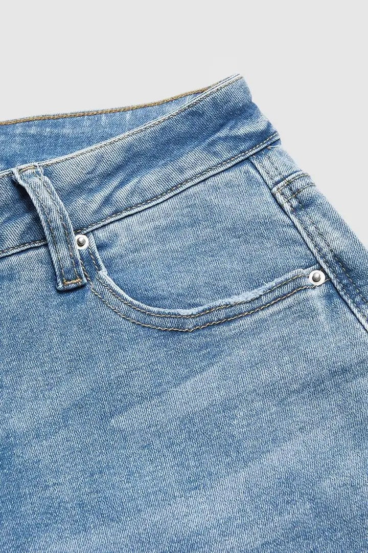 Low-Rise Cropped Boyfriend Jeans For Women, Relaxed Fit Straight Leg Denim With A Distressed Raw Hem, Casual Light Wash Pants