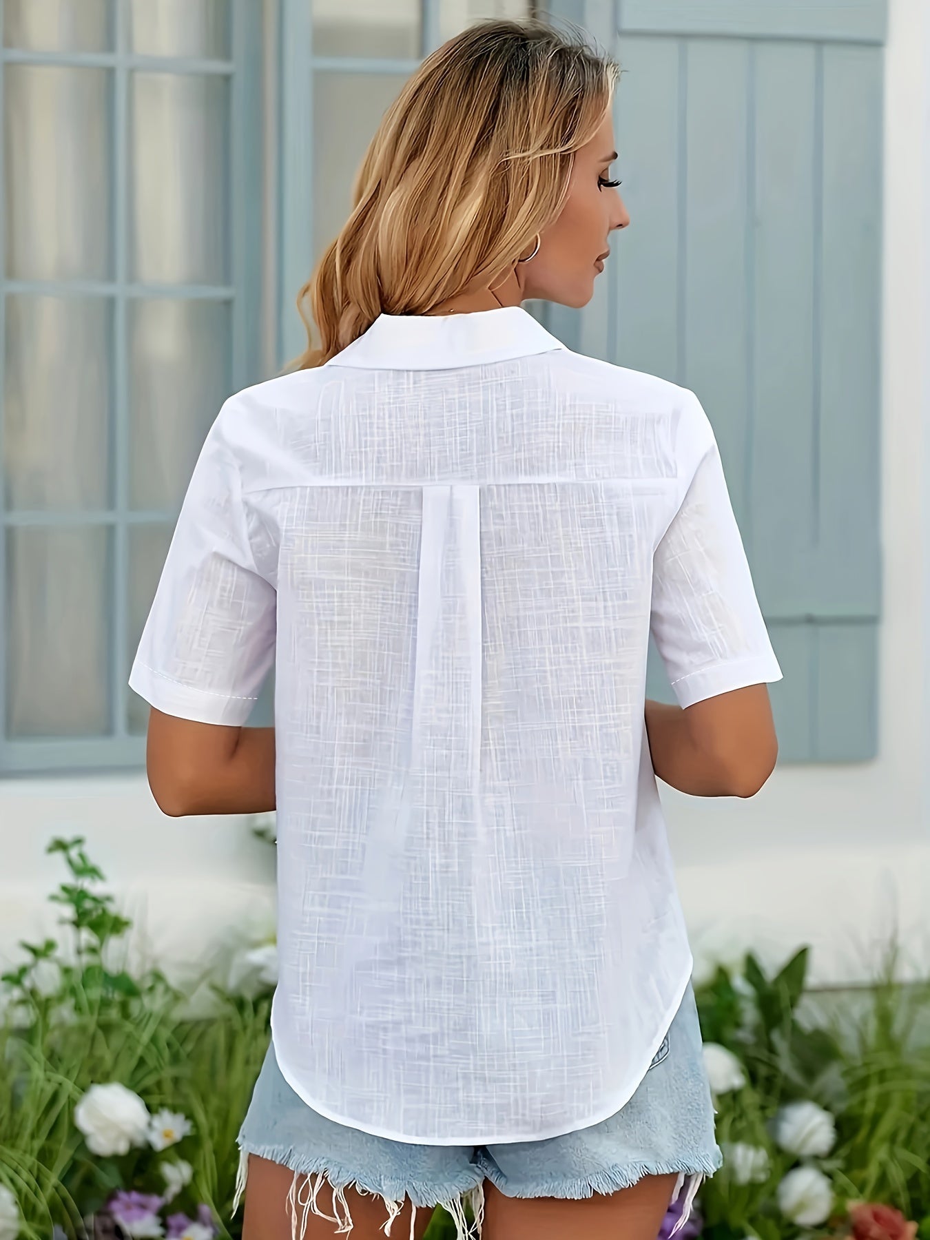 Large Size Solid Color Shirt Button White Is Very Suitable For Spring Summer Office Or Leisure Wear.
