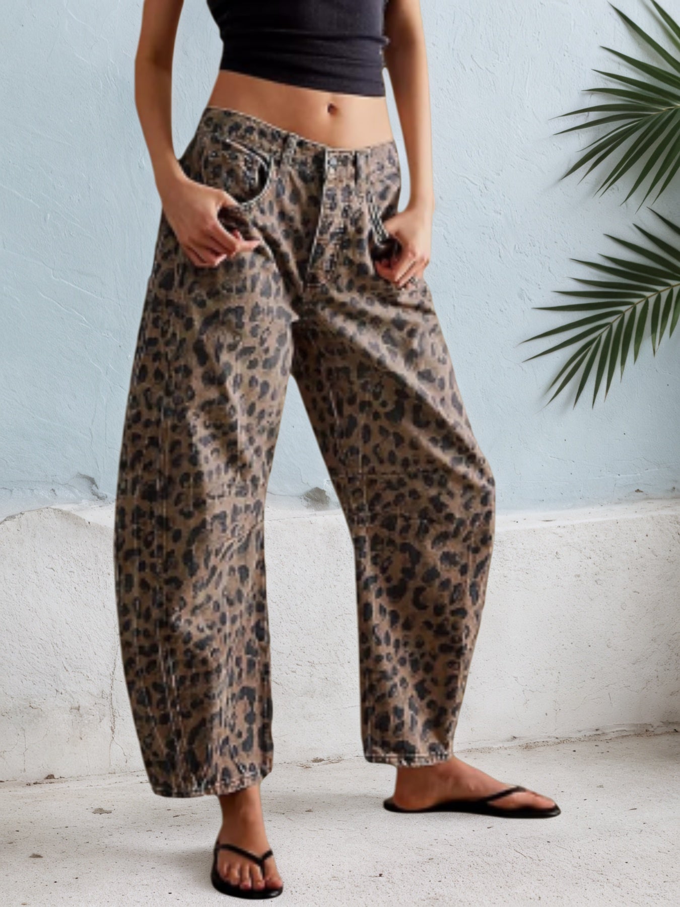 2025 New Women's Leopard Print Curved Knife Jeans, Cropped Pants, Built-in Zipper Closure, Mid Rise Jeans