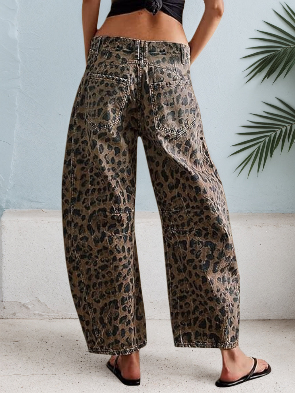 2025 New Women's Leopard Print Curved Knife Jeans, Cropped Pants, Built-in Zipper Closure, Mid Rise Jeans