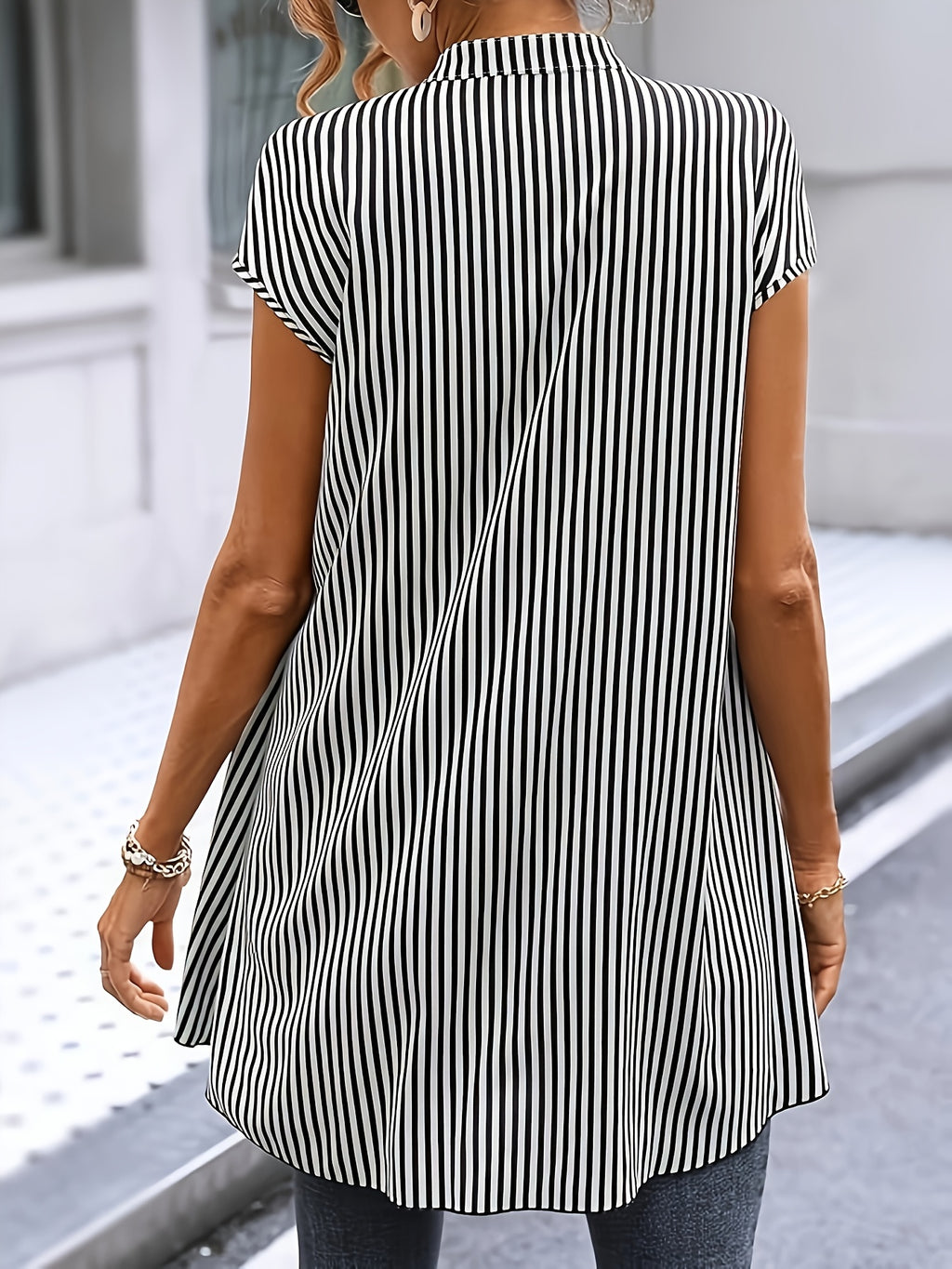Black And White Striped Fake Two-piece Short-sleeved Shirt, Round-neck Front-buttoned Shirt