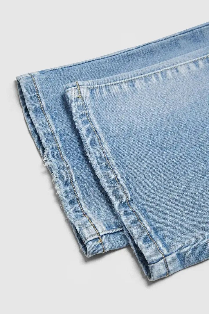 Low-Rise Cropped Boyfriend Jeans For Women, Relaxed Fit Straight Leg Denim With A Distressed Raw Hem, Casual Light Wash Pants